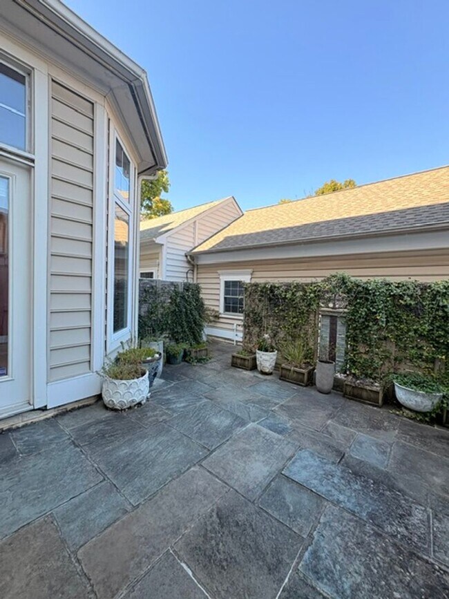 Building Photo - 1115 Havencrest St
