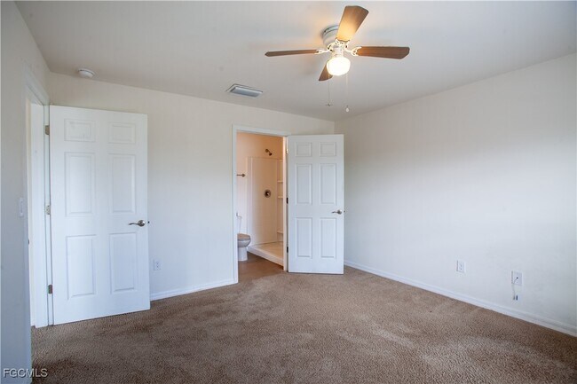 Building Photo - 2927 NW 4th Pl