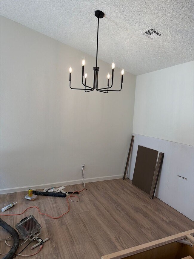 Building Photo - 1807 W 58th St