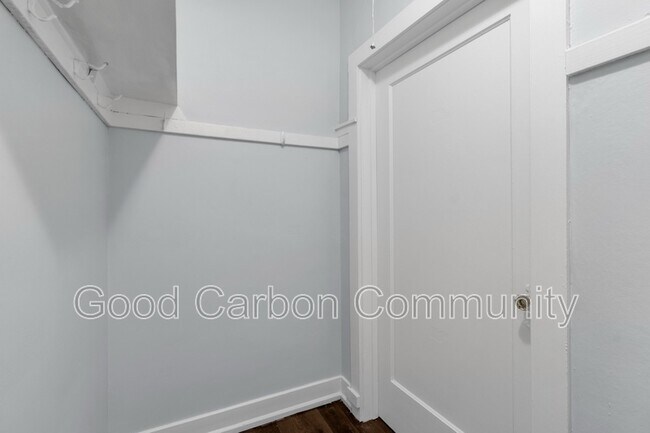 Building Photo - 2720 Main St