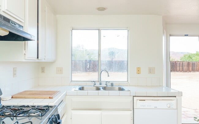 Building Photo - 13476 Altamar Cir