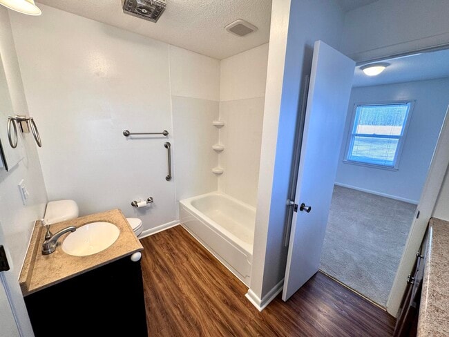 Building Photo - 1405 Webb Ridge Rd