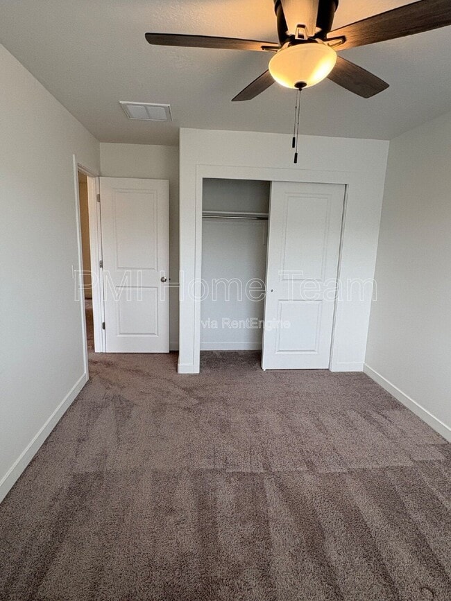 Building Photo - 1616 W Parkview Dr