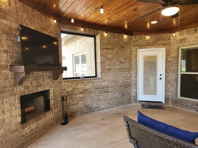 Building Photo - 493 Grove Park Loop