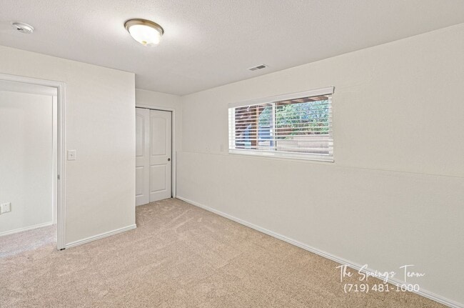 Building Photo - 1239 Suncrest Way