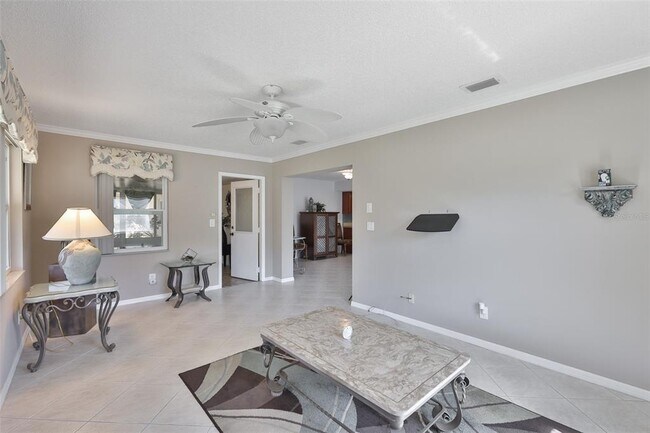 Building Photo - 2035 Hampstead Cir