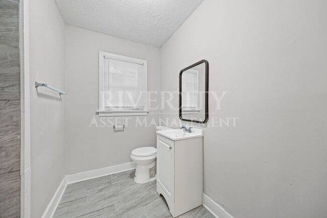 Building Photo - NICE 4 BEDROOM HOME NEAR NORTH HOLLYWOOD!!!! SECTION 8 WELCOMED, PRICE DROP!!! !!!!