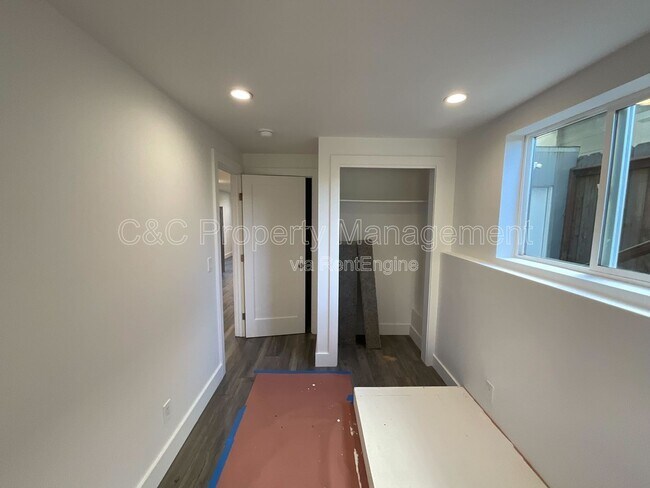 Building Photo - 184 Los Olivos Ave