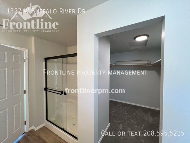 Building Photo - 1327 W Buffalo River Dr