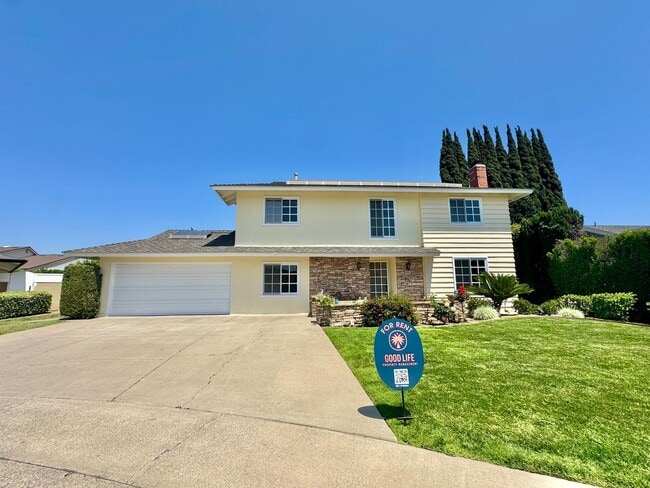 Primary Photo - Beautiful 5B/2.5BA Home With Office Locate...