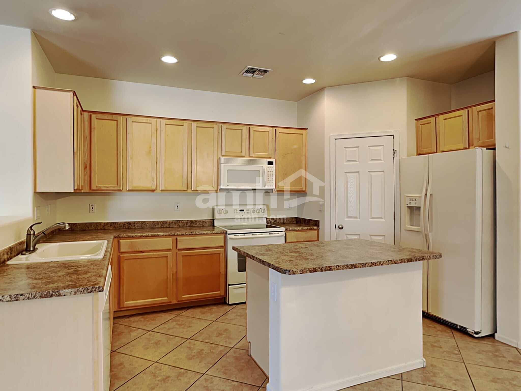 Building Photo - 3240 W Hayden Peak Dr