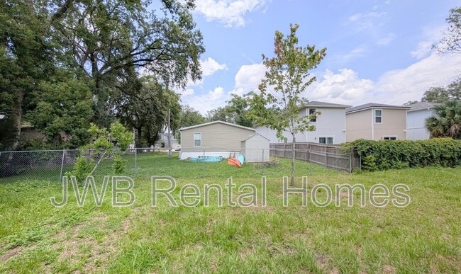 Building Photo - 9021 Dandy Ave