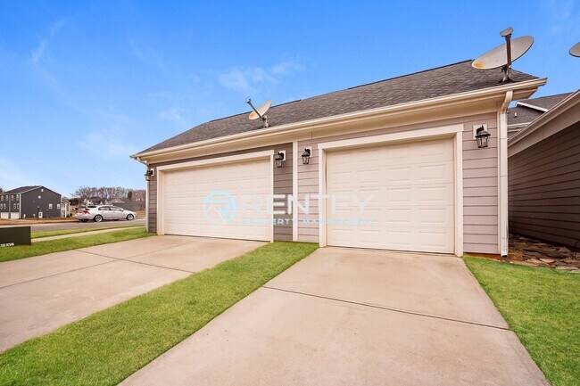 Building Photo - 2506 Gallery Drive