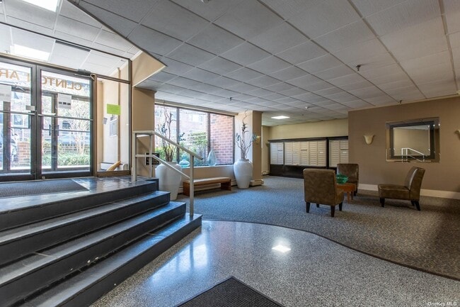 Building Photo - 100 Clinton Ave