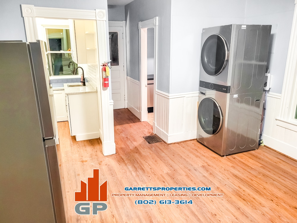 Building Photo - 36 Maple Ave