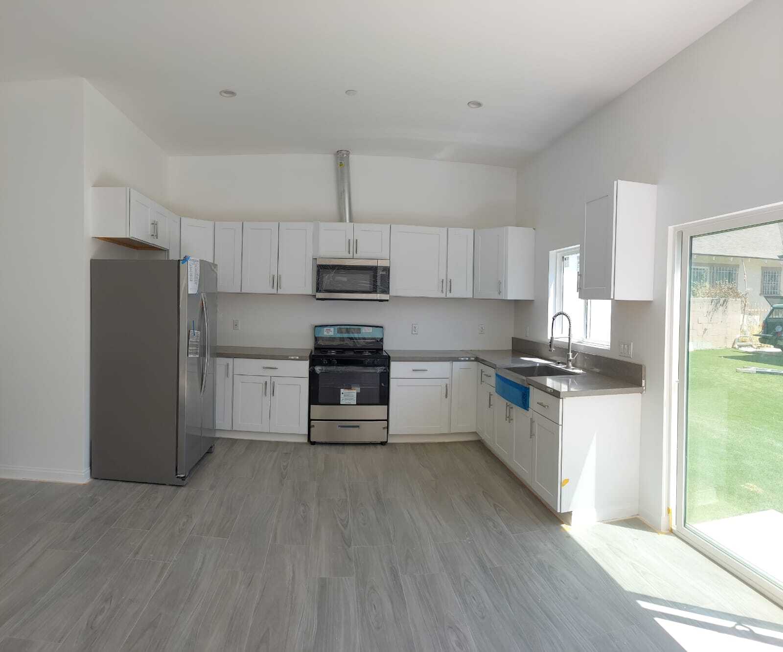 Building Photo - 1131 W 47th St