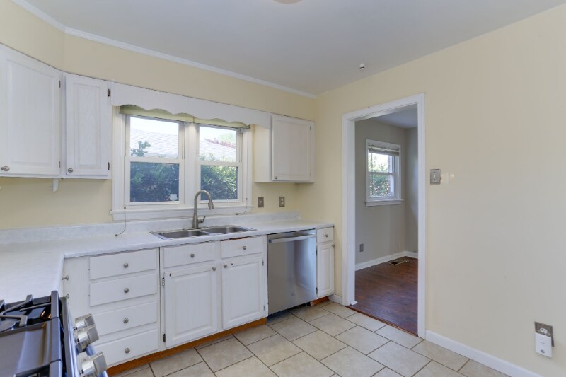 Building Photo - 1516 Denton Dr