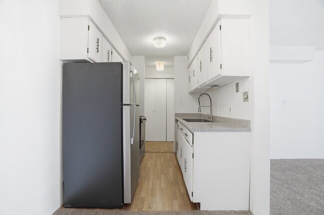 Building Photo - $1,195.95 - 1 Bed, 1 Bath Condo in Denver with Outdoor Patio Space