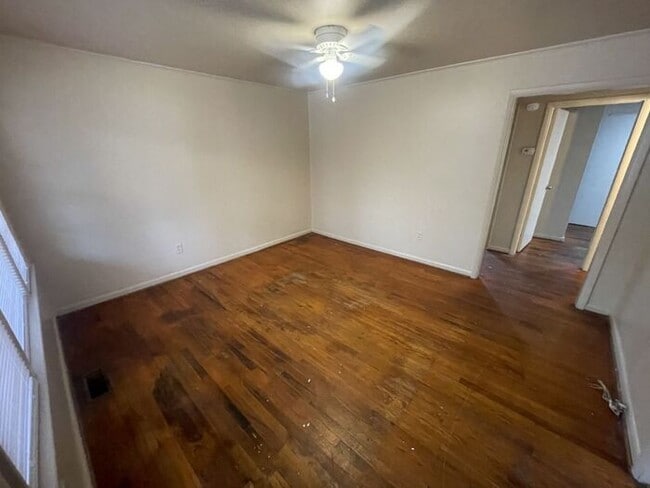 Building Photo - 429 Rose Ln