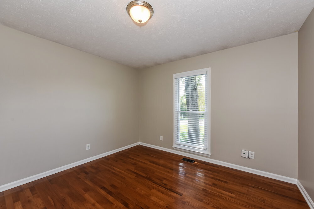 Building Photo - 2121 Ravenwood Dr