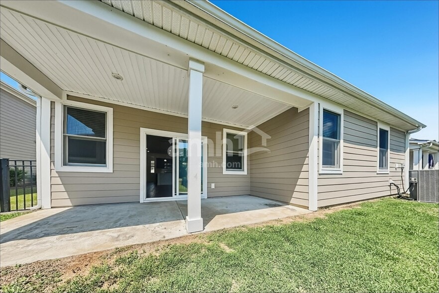 Building Photo - 118 Thatchet Dr