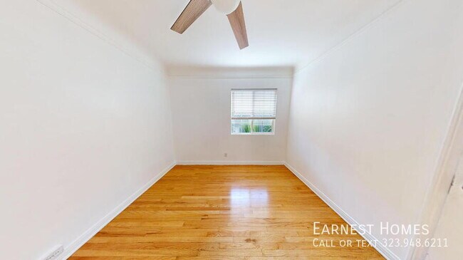 Building Photo - 14338 Califa St