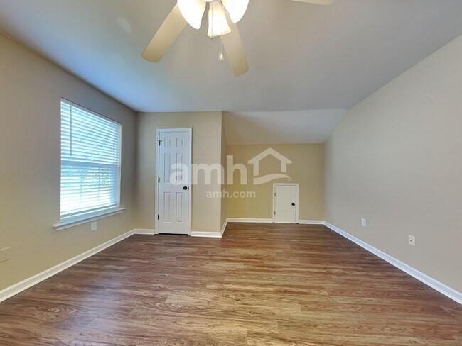 Building Photo - 173 Largess Ln