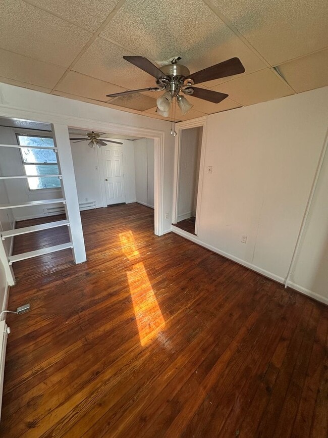 Building Photo - 728 Glen Pl