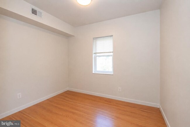 Building Photo - 1526 Mt Vernon St