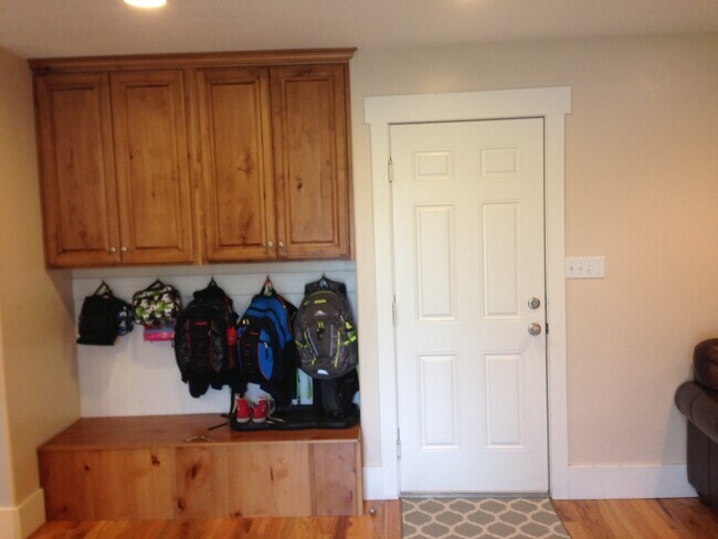 Building Photo - Large Family Lehi Home available now!