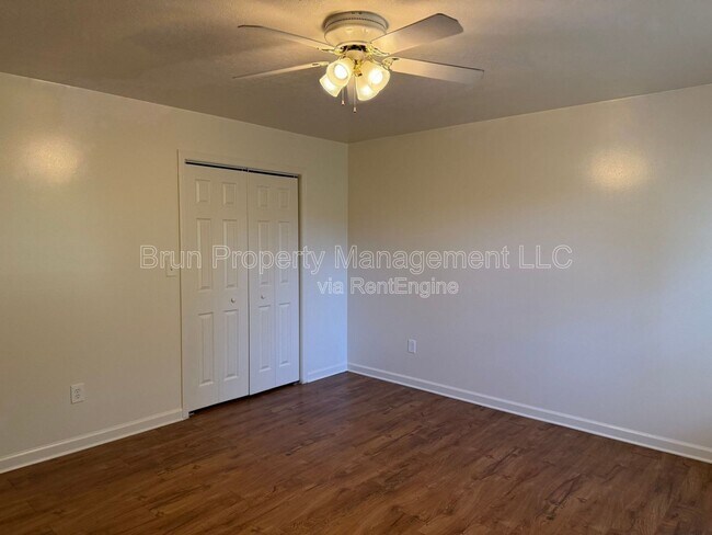 Building Photo - 5036 Willoway Dr