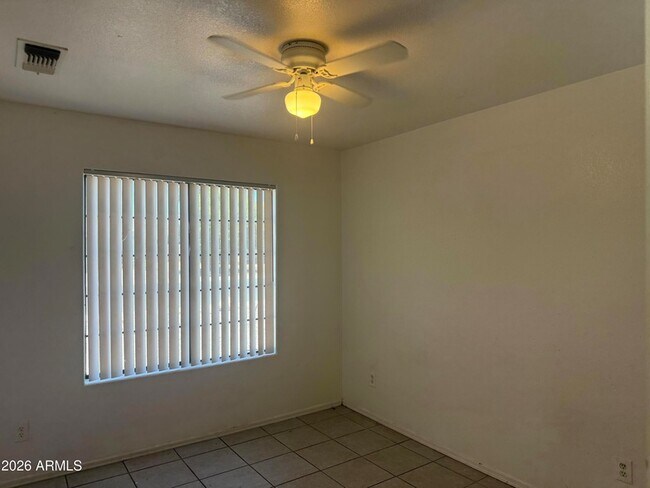 Building Photo - 8743 W Sierra Vista Dr