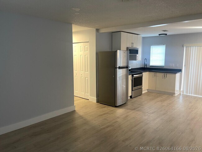 Building Photo - 780 NE 46th Ct