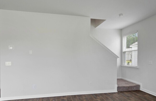 Building Photo - 22 Cedar View Cir