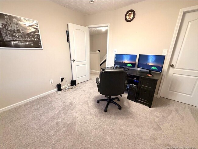 Building Photo - 210 Roanoke Dr