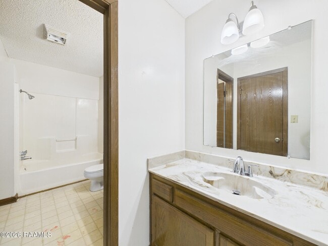 Building Photo - 113 Shekel Dr