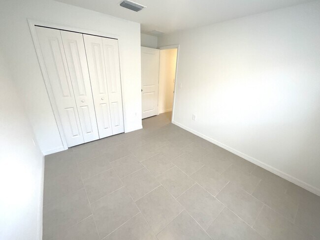 Building Photo - 11961 Savanna Lks Blvd