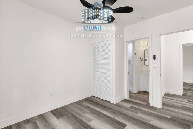 Building Photo - 1006 E Pasadena Ave