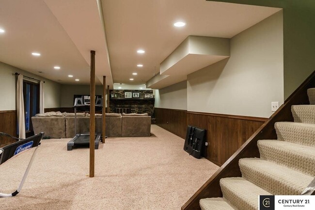 Building Photo - 845 Hidden Hills Dr