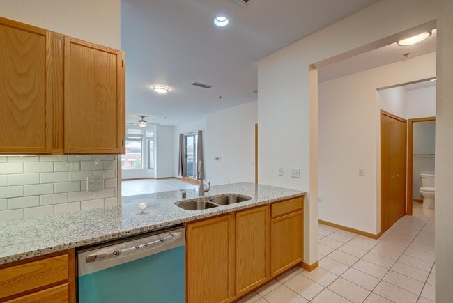 Building Photo - 301 Harbour Town Dr