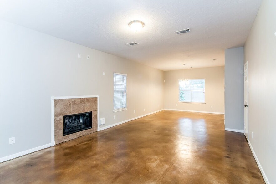 Building Photo - 18930 Forest Trace Dr