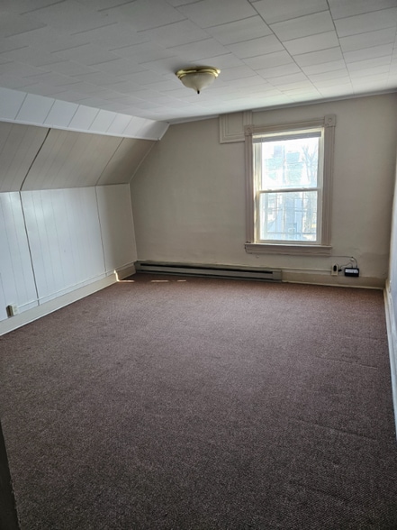 Building Photo - 211-211 E 2nd St