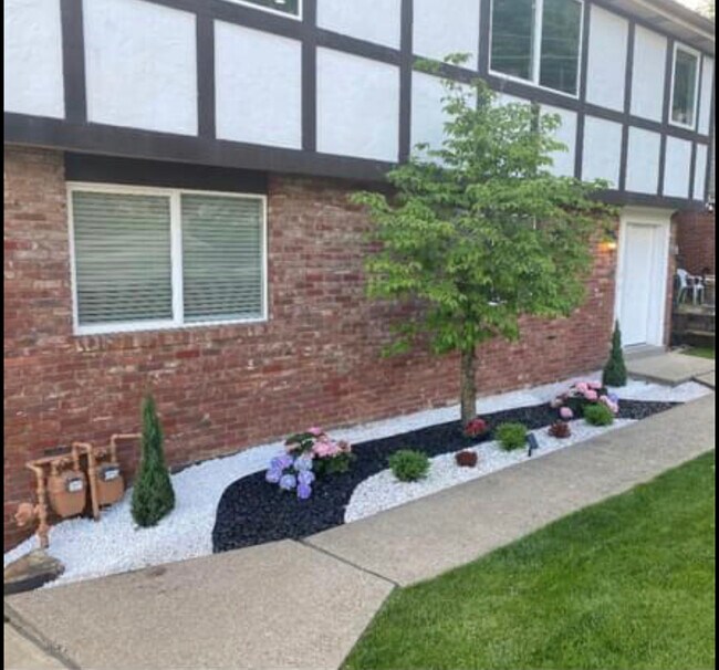 Primary Photo - 3077 Mount Troy Rd