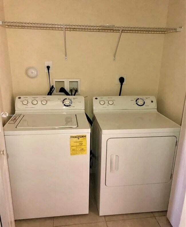 Building Photo - 8650 NW 97th Ave