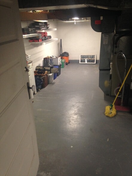 Building Photo - 529 N 11th Ave W