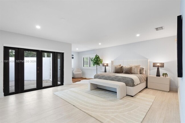 Building Photo - 6900 SW 136th St