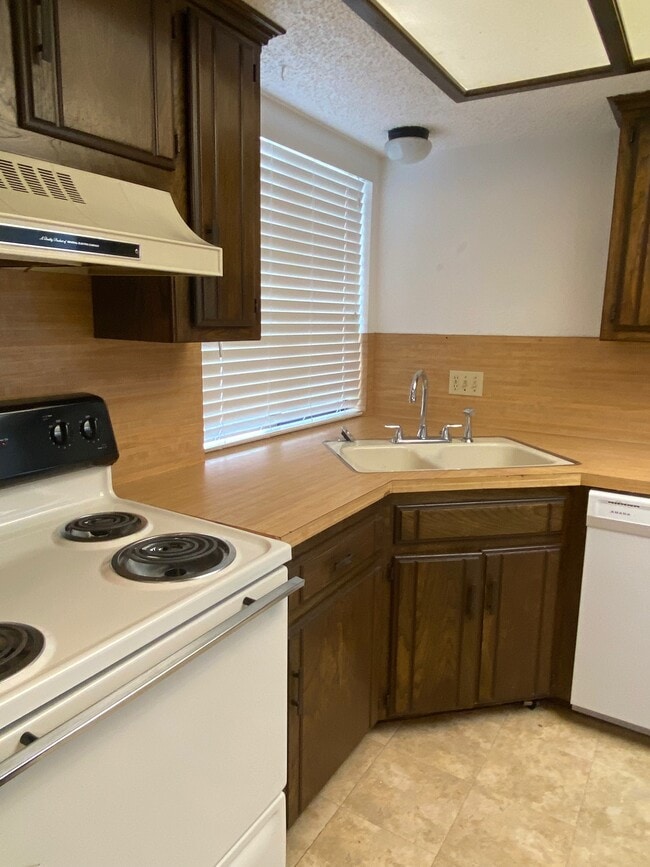 Building Photo - 6716 Elk Canyon Rd