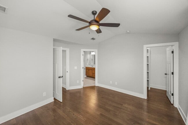 Building Photo - 505A Moore Ave