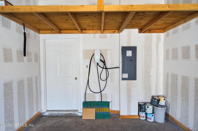 Building Photo - 319 Golden Lake Loop