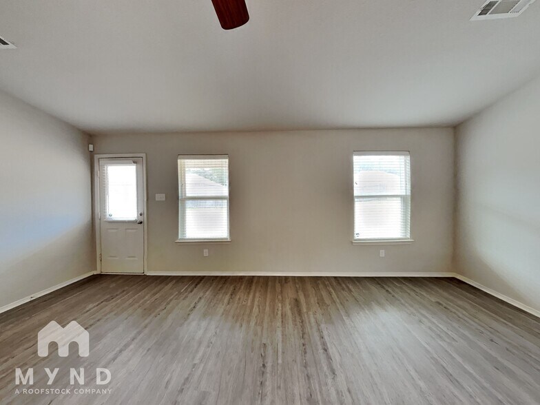 Building Photo - 90 Cedar Creek Cove